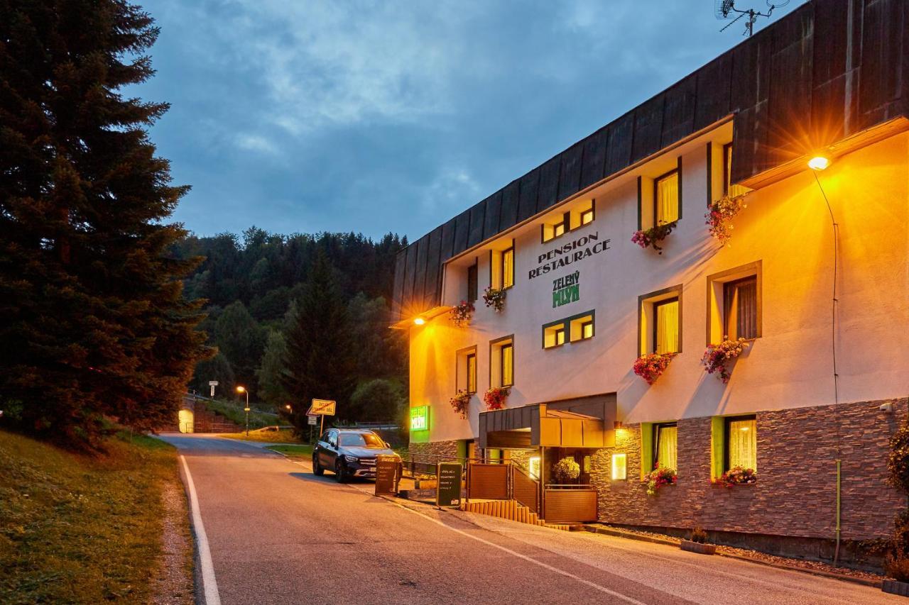 Pension & Restaurace Zeleny Mlyn Žacléř Dış mekan fotoğraf