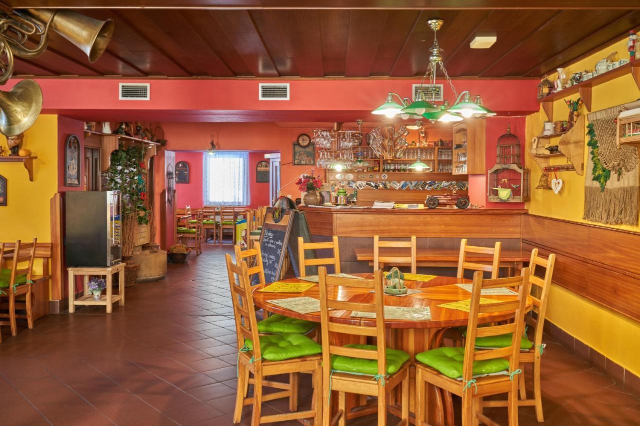 Pension & Restaurace Zeleny Mlyn Žacléř Dış mekan fotoğraf