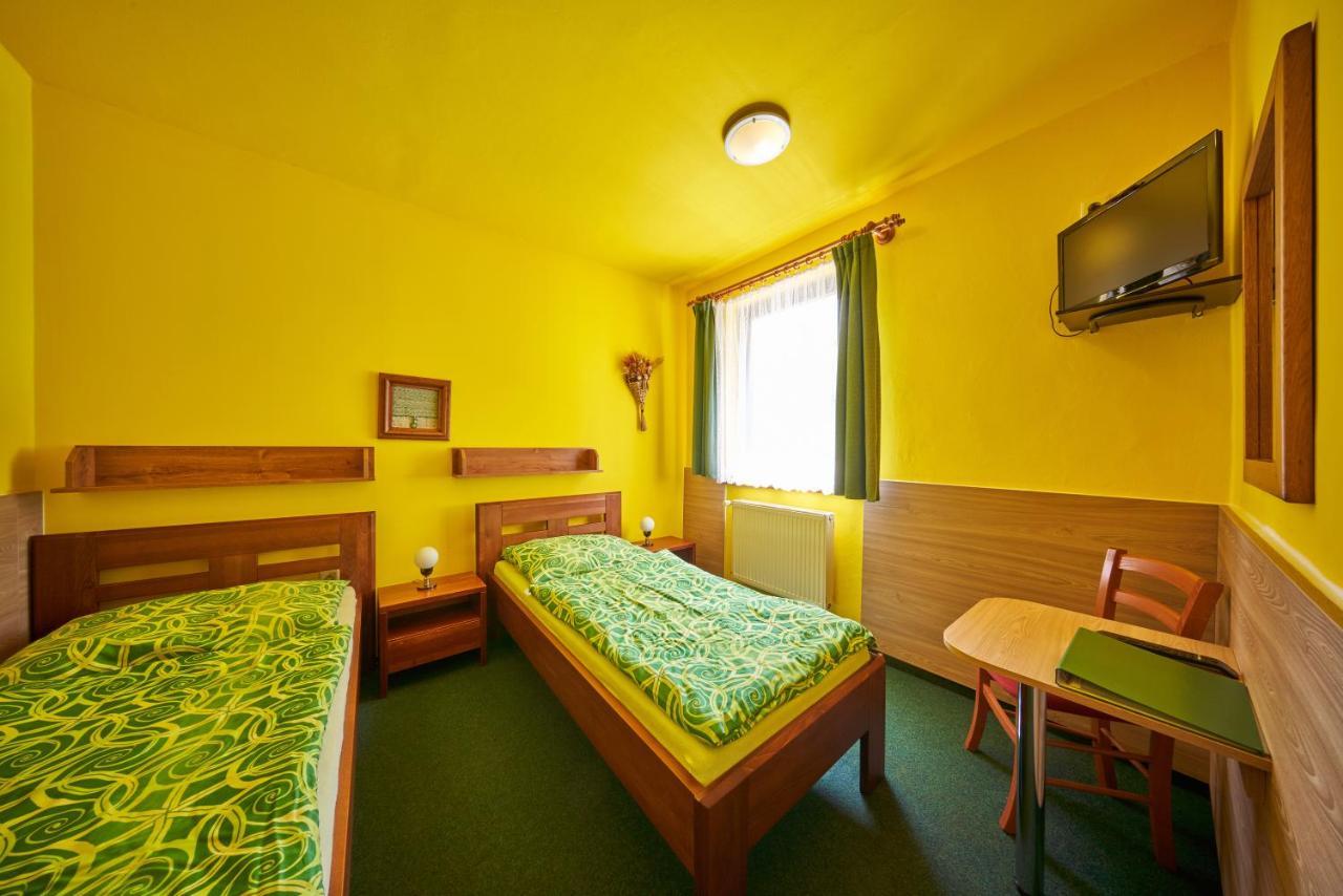 Pension & Restaurace Zeleny Mlyn Žacléř Dış mekan fotoğraf