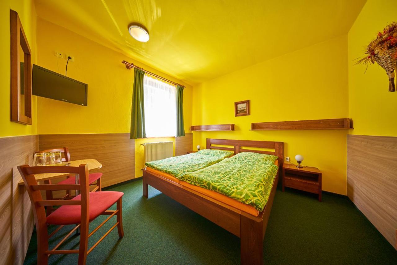 Pension & Restaurace Zeleny Mlyn Žacléř Dış mekan fotoğraf